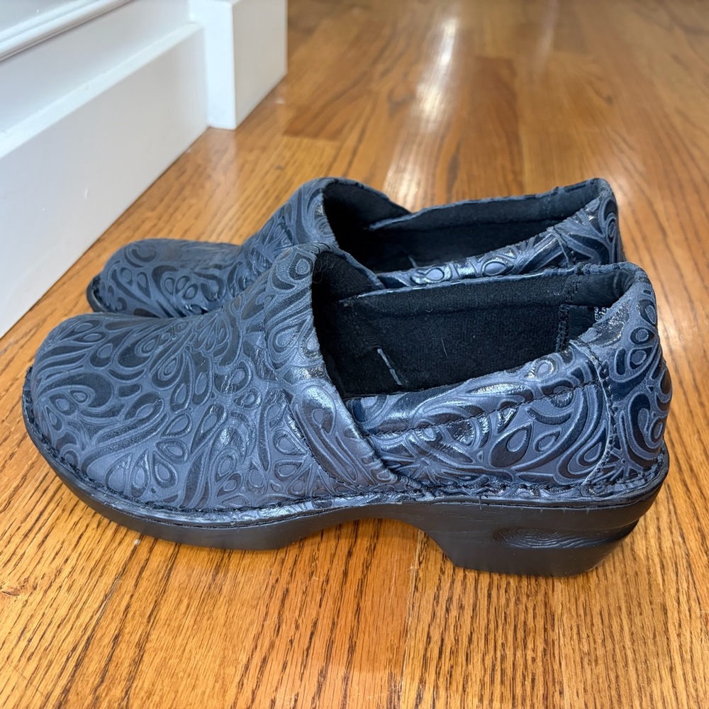 B.O.C. Peggy Clogs